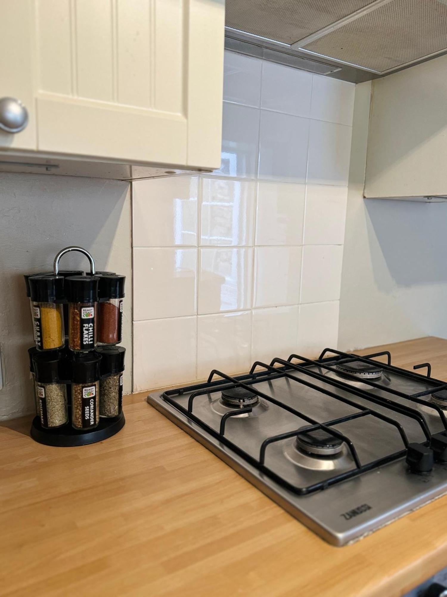 Beautiful Townhouse Next To Royal Victoria Park And Botanical Gardens Within Easy Walking Distance To Bath City Centre Exterior foto