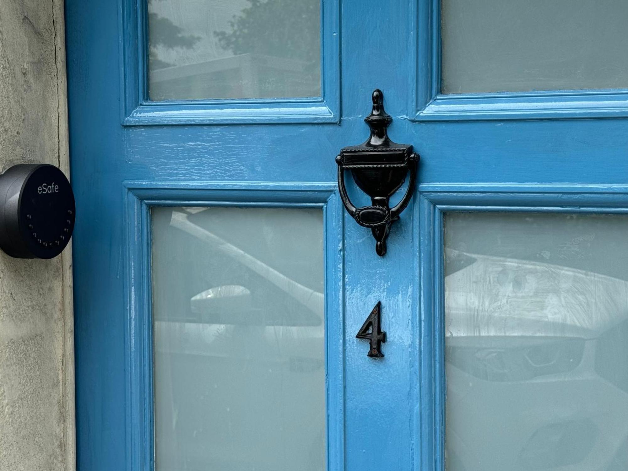 Beautiful Townhouse Next To Royal Victoria Park And Botanical Gardens Within Easy Walking Distance To Bath City Centre Exterior foto