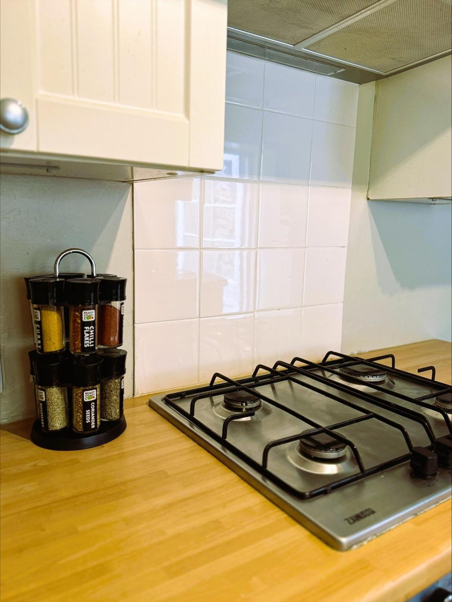 Beautiful Townhouse Next To Royal Victoria Park And Botanical Gardens Within Easy Walking Distance To Bath City Centre Exterior foto